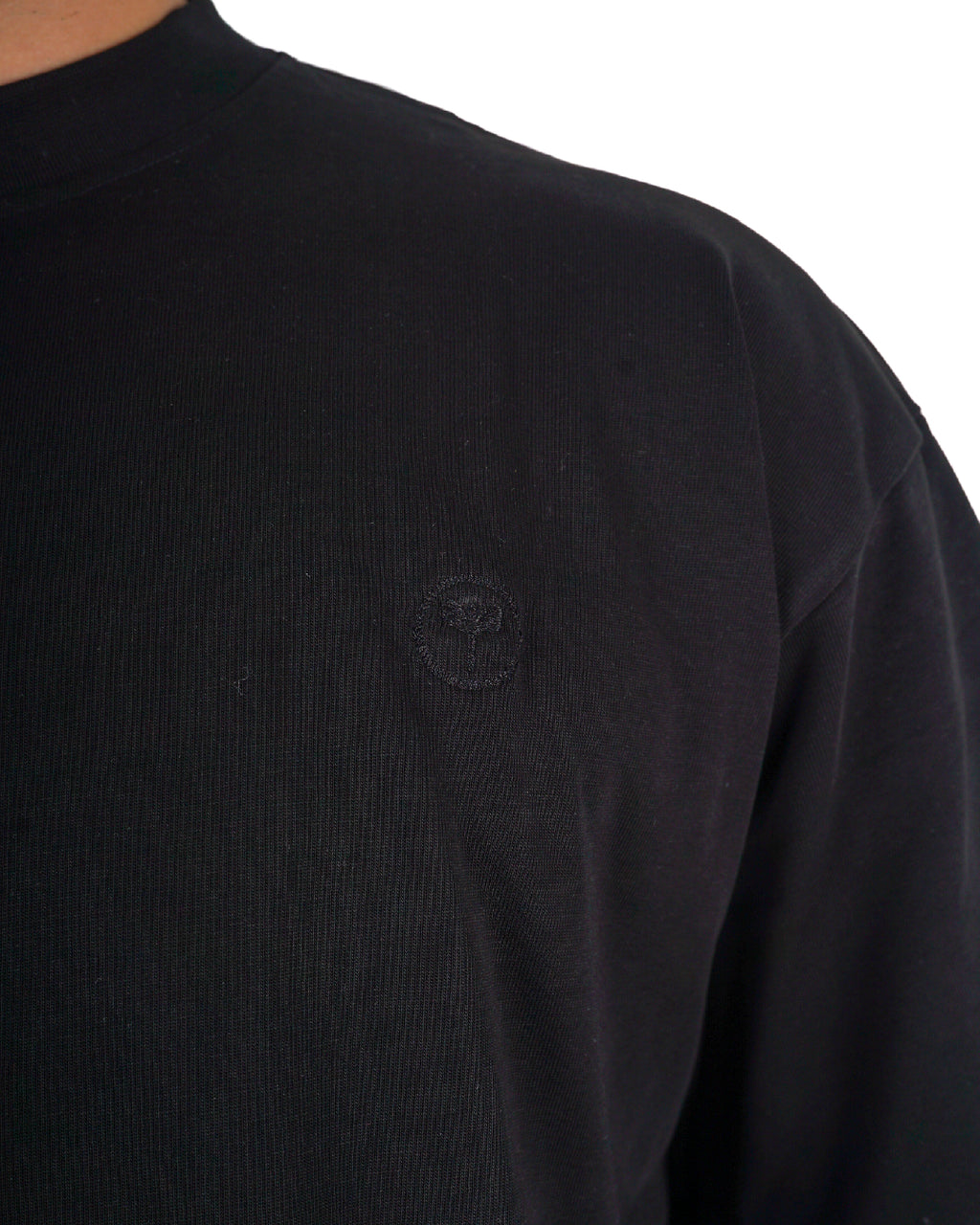The Core Essence Solid Tee - Black